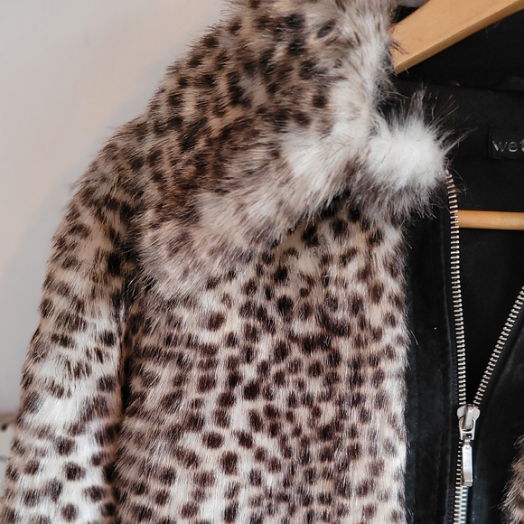 🥳👯‍♀️Wet Seal Cropped Faux Fur Jacket XS/S👯‍♀️🥳 - Picture 6 of 6